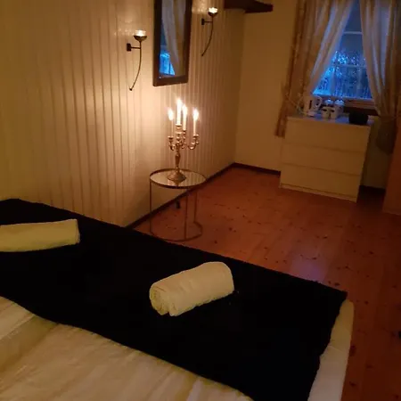 A Romantic By The Hemnes